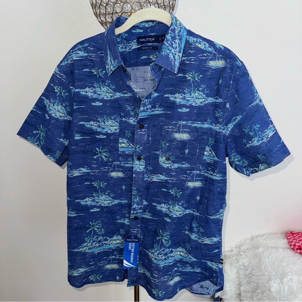 #20 💙 Nautica floral Hawaiian shirt 
Size medium
Brand New - New with out tags
